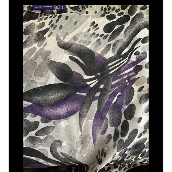 💐Miley Cyrus and Max Azria Animal Print Sheer Blouse S Womens Black Gray Purple - Picture 3 of 7
